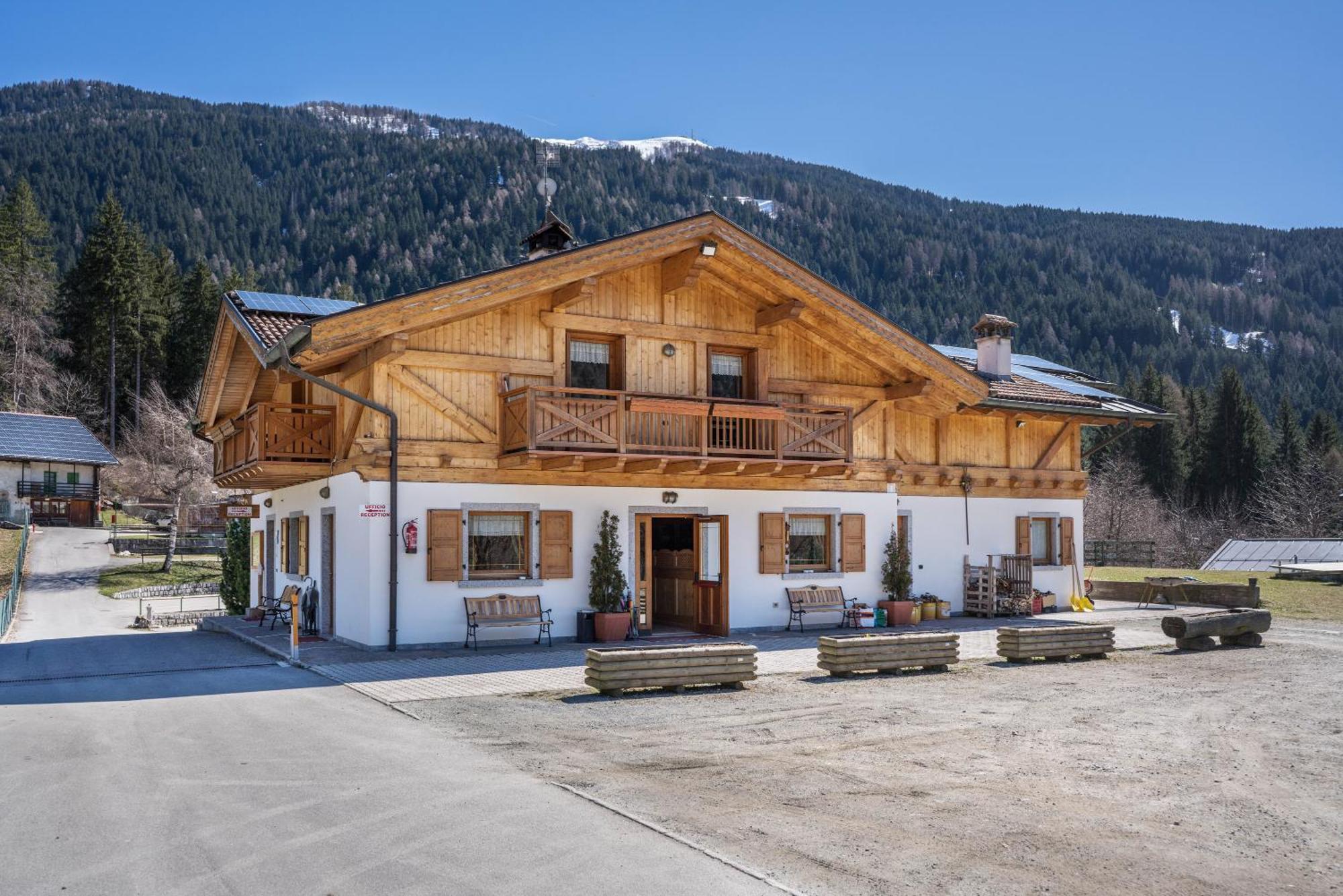 Willa Chalet Camping Fae 3 Madonna Zewnętrze zdjęcie